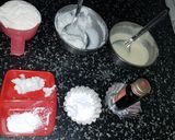 A picture of step 1 of Dora cake.