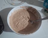 Foto del paso 3 de la receta: Muffins saludables de bananas y mandarina con avena, cacao amargo🍌🍊🧁🧁