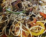 A picture of step 5 of Chicken Pan Fried Noddles.