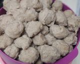 Foto langkah ke 8 dari resep Bakso full daging sapi kenyal.