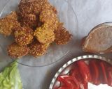 عکس مرحله 1 از دستور فلافل کنجدی با سس مخصوص انبه