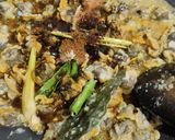 Foto langkah ke 3 dari resep Tumis kerang kecap.