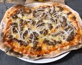 Foto del paso 11 de la receta: Masa de pizza fina y crujiente (sin levadura)