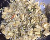 Foto langkah ke 3 dari resep Tumis tahu tauge.