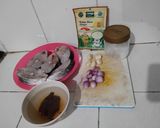Foto langkah ke 1 dari resep Ikan tenggiri goreng asam khas bangka.