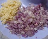 Foto langkah ke 2 dari resep Udang goreng bawang.