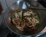 Foto langkah ke 3 dari resep Tumis jamur tiram.
