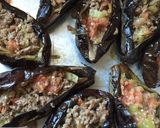 A picture of step 8 of Karniyarik (Stuffed eggplant).