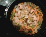Foto del paso 6 de la receta: Salteado de espárragos con gambas