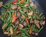 Foto langkah ke 3 dari resep Tumis Kacang Panjang Ati ayam.