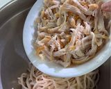 A picture of step 1 of Chinese Chicken Noodle Salad 鸡丝凉拌面.