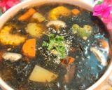 Hình bước làm 3 của món Canh súp rong biển nấu xương gà