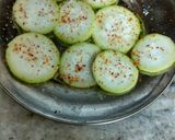 A picture of step 2 of Lauki pakode.