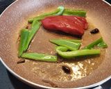 Foto del paso 3 de la receta: Tintorera en salsa con almejas y langostinos