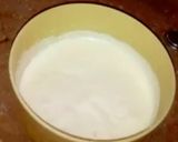 A picture of step 1 of Fresh pineapple cream cake.