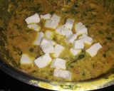 A picture of step 3 of Lasooni Methi Paneer.