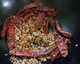 தேங்காய் வறுத்து அரைத்த சாம்பார்(sambar recipe in tamil) ரெசிபி ஸ்டேப் 2 புகைப்படம்