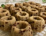 Foto langkah ke 7 dari resep Bolu Kukus Mini Pisang Ambon tanpa Mixer.