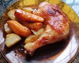 Foto del paso 4 de la receta: Muslo a la mostaza con papas y boniatos