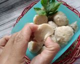 Foto langkah ke 4 dari resep Bakso Ayam homemade.
