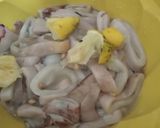 Foto langkah ke 2 dari resep Cumi Tepung Krispy Praktis.