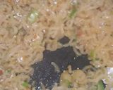 A picture of step 2 of Instant Noodles pizza.