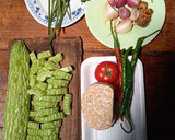 Foto langkah ke 1 dari resep Tumis Pare Daun Melinjo Tempe Kedelai.