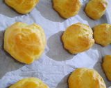 Foto langkah ke 8 dari resep Kue sus vanilla enak, kokoh, simple no mixer.