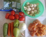 Foto del paso 1 de la receta: Pollo con verduras en jitomate