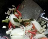 Foto langkah ke 1 dari resep Cumi Pare Tumis Oregano.