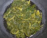 Foto langkah ke 2 dari resep Gulai Daun Pepaya Kikil.