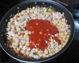 Foto del paso 4 de la receta: Garbanzada de pavo y setas con papas fritas