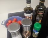 Foto del paso 1 de la receta: Cherrys al Airfryer macerados con hierbas provenzales, AOVE, vinagre de Módena y pimienta molida