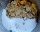 A picture of step 6 of Oreo banana bread.