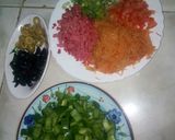 صورة لخطوة 2 من وصفة اساور السميد محشية خضر