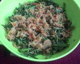 Foto langkah ke 5 dari resep Tumis genjer bumbu urap.