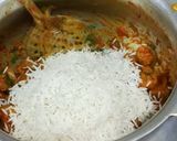 A picture of step 3 of Veg Soya chunk paneer pulav.
