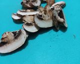 Foto langkah ke 3 dari resep Caisim cah jamur.