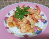รูปขั้นตอนการทำที่ 3 ของ กุ้งผัดเนยกระเทียม