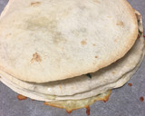 Foto del paso 9 de la receta: Torre de tortillas rellena de bacon y queso, guacamole, y otras cosas.... especial cumpleaños! 🎂