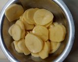 Csirkeszárnyak körettel egybe sütve recept fázis 2 fotója