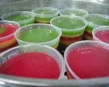 A picture of step 3 of Three-Color Steamed Layer Cake (Bánh da lợn tam sắc).