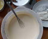 Hình bước làm 1 của món Basque Burnt Cheesecake