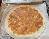 Foto del paso 5 de la receta: Tarta de cebolla con queso y tomate