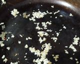 Foto del paso 3 de la receta: Repollitos (coles) de bruselas a ajo