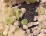 Foto del paso 5 de la receta: Revuelto de espárragos trigueros y cebollita tierna, al vino blanco