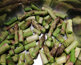 Foto del paso 2 de la receta: Crema de espárragos verdes y guisantes