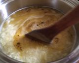 A picture of step 4 of Oriental egg-drop sweet corn soup.