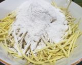 Hình bước làm 2 của món Hàu chiên khoai lang