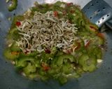 Foto langkah ke 2 dari resep Pare tumis ga pahit.
